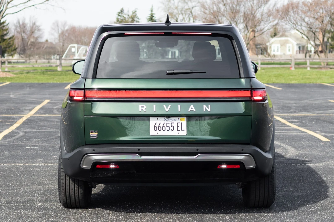 2023 Rivian R1S - Image 6 of 31
