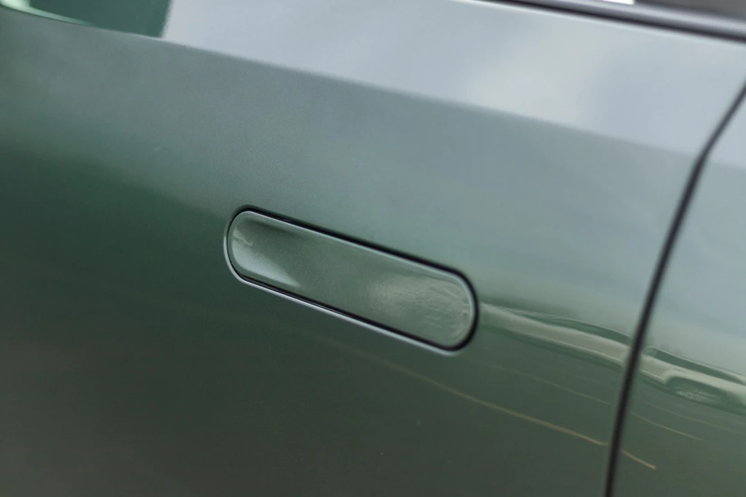 2023 Rivian R1S - Image 26 of 31