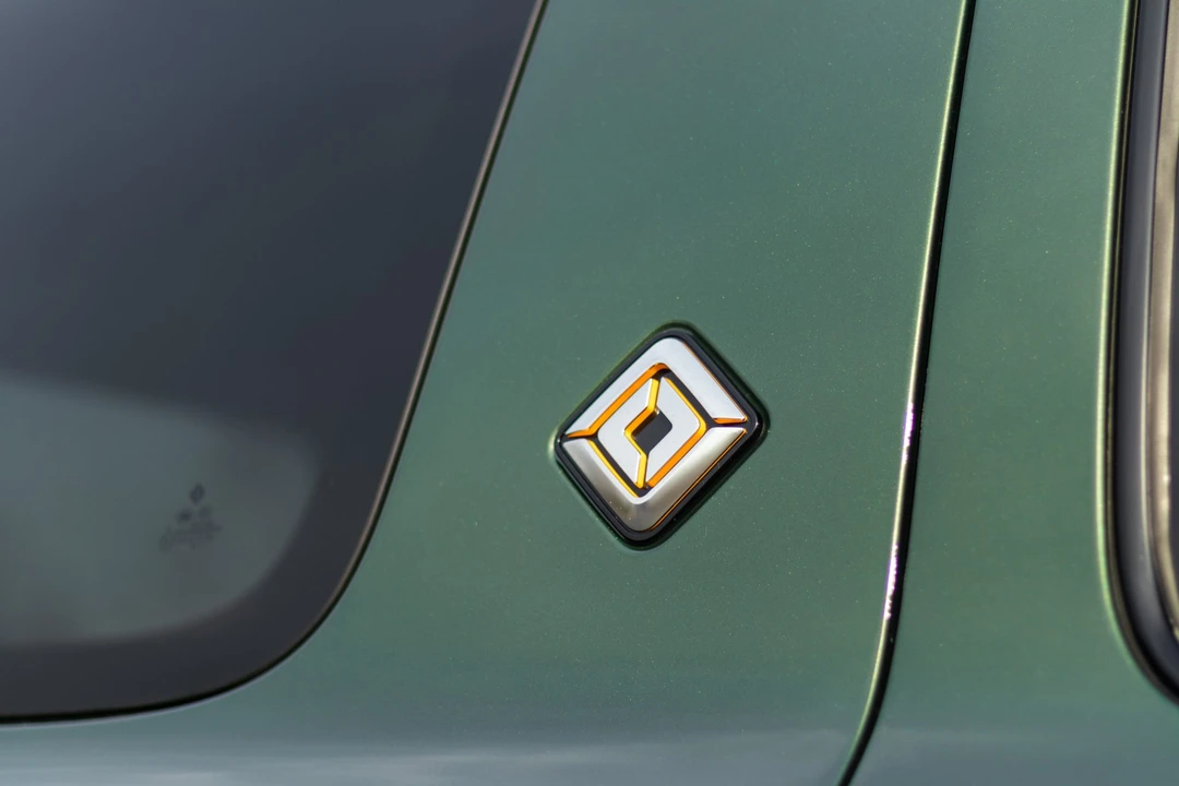 2023 Rivian R1S - Image 31 of 31