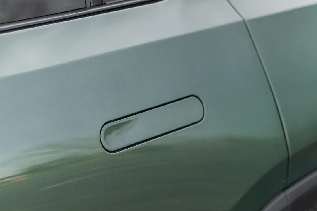 2023 Rivian R1S - Image 27 of 31