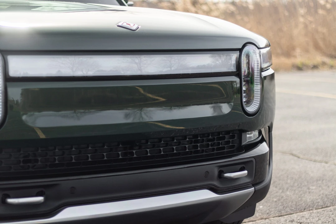 2023 Rivian R1S - Image 18 of 31