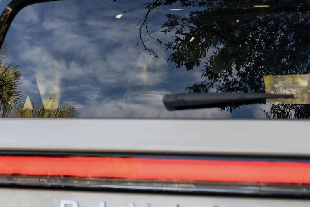 2023 Rivian R1S - Image 19 of 31