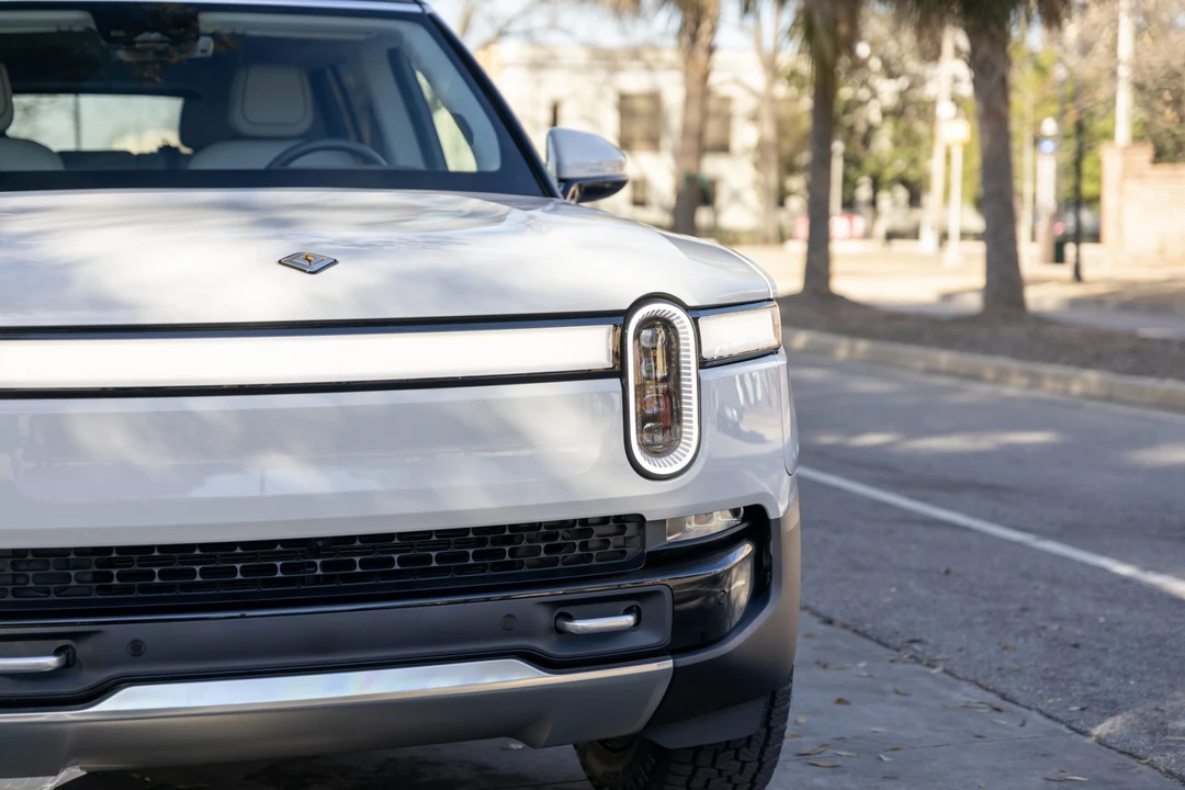 2023 Rivian R1S - Image 11 of 31