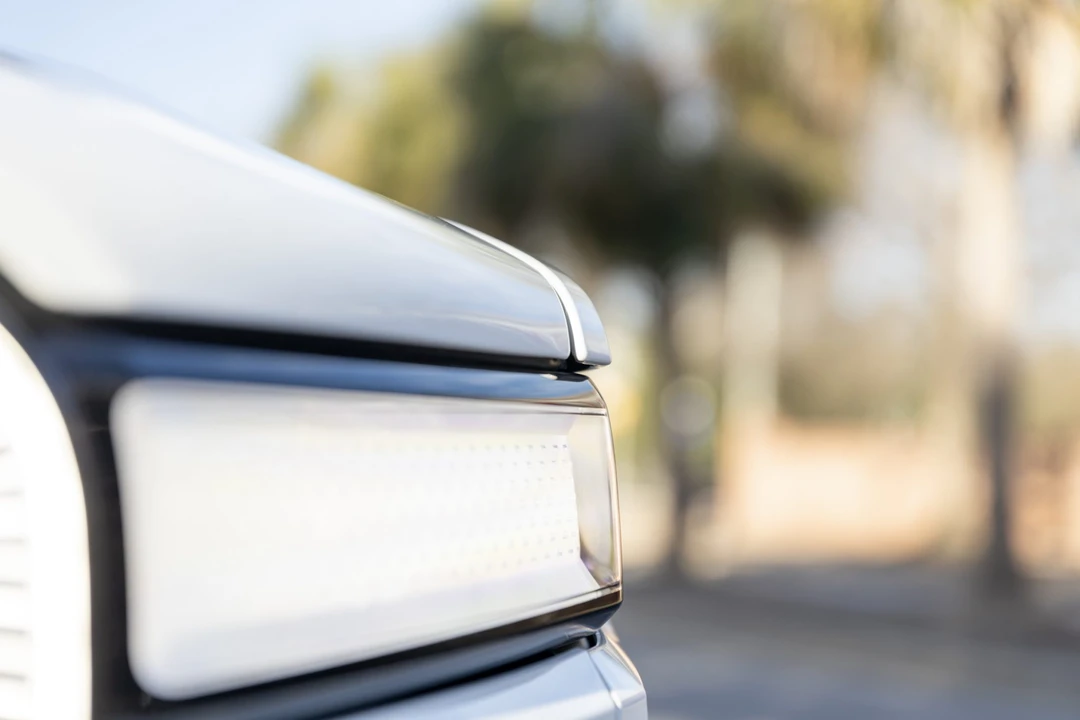 2023 Rivian R1S - Image 17 of 31