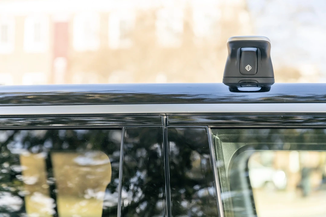 2023 Rivian R1S - Image 30 of 31