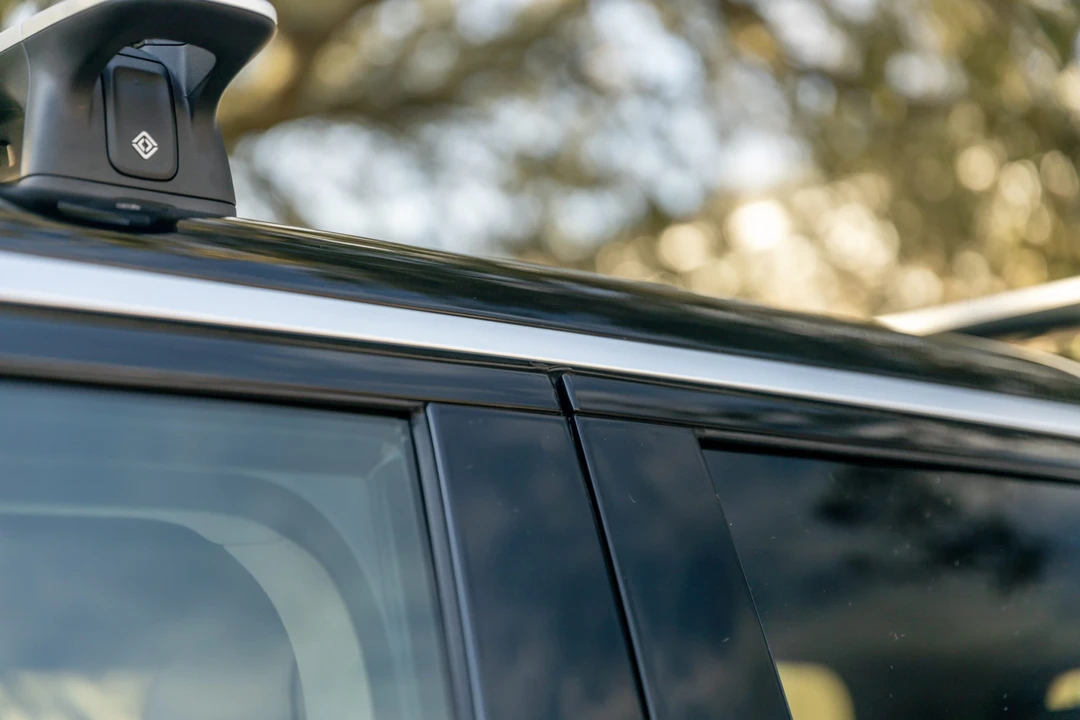 2023 Rivian R1S - Image 28 of 31