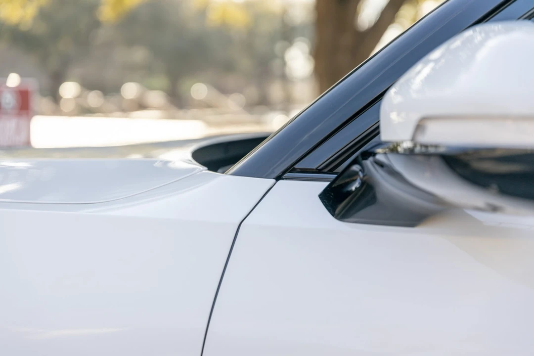 2023 Rivian R1S - Image 24 of 31