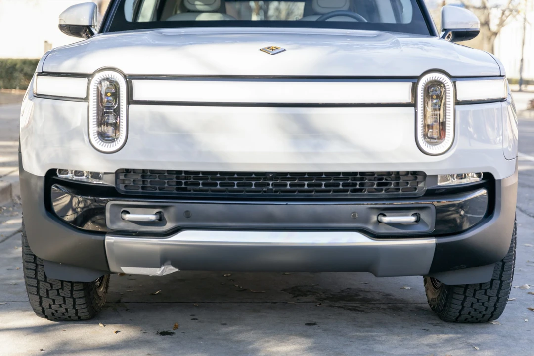 2023 Rivian R1S - Image 9 of 31