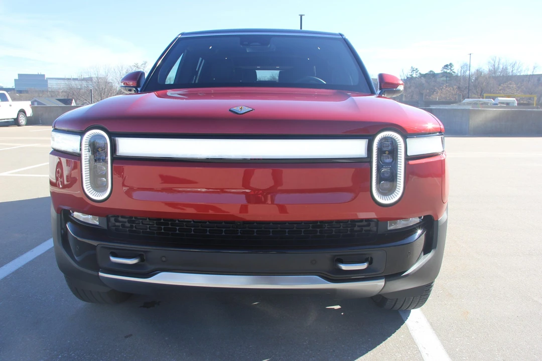 2023 Rivian R1S - Image 18 of 31