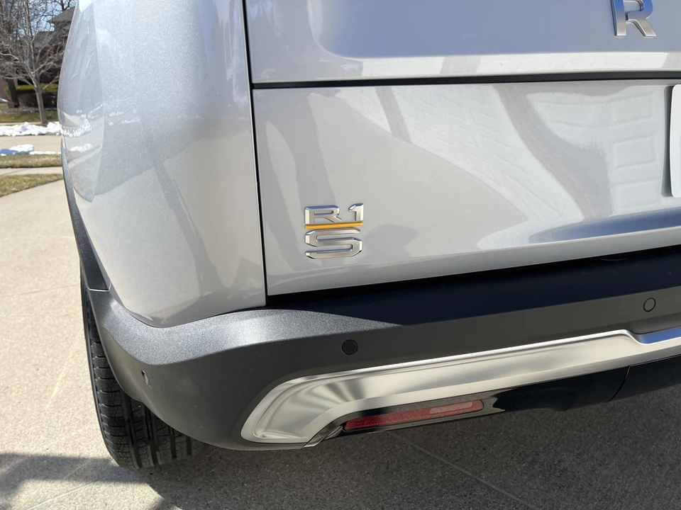 2023 Rivian R1S - Image 23 of 31