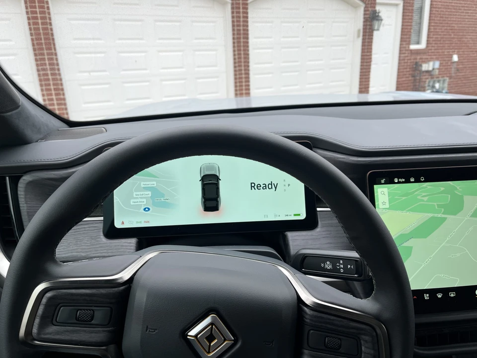 2023 Rivian R1S - Image 30 of 31