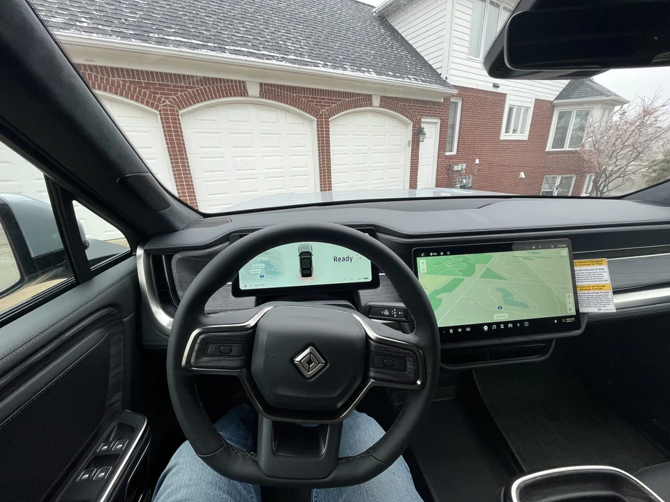 2023 Rivian R1S - Image 29 of 31