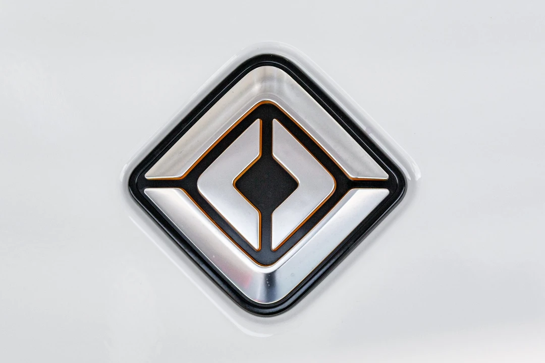 2023 Rivian R1S - Image 28 of 31