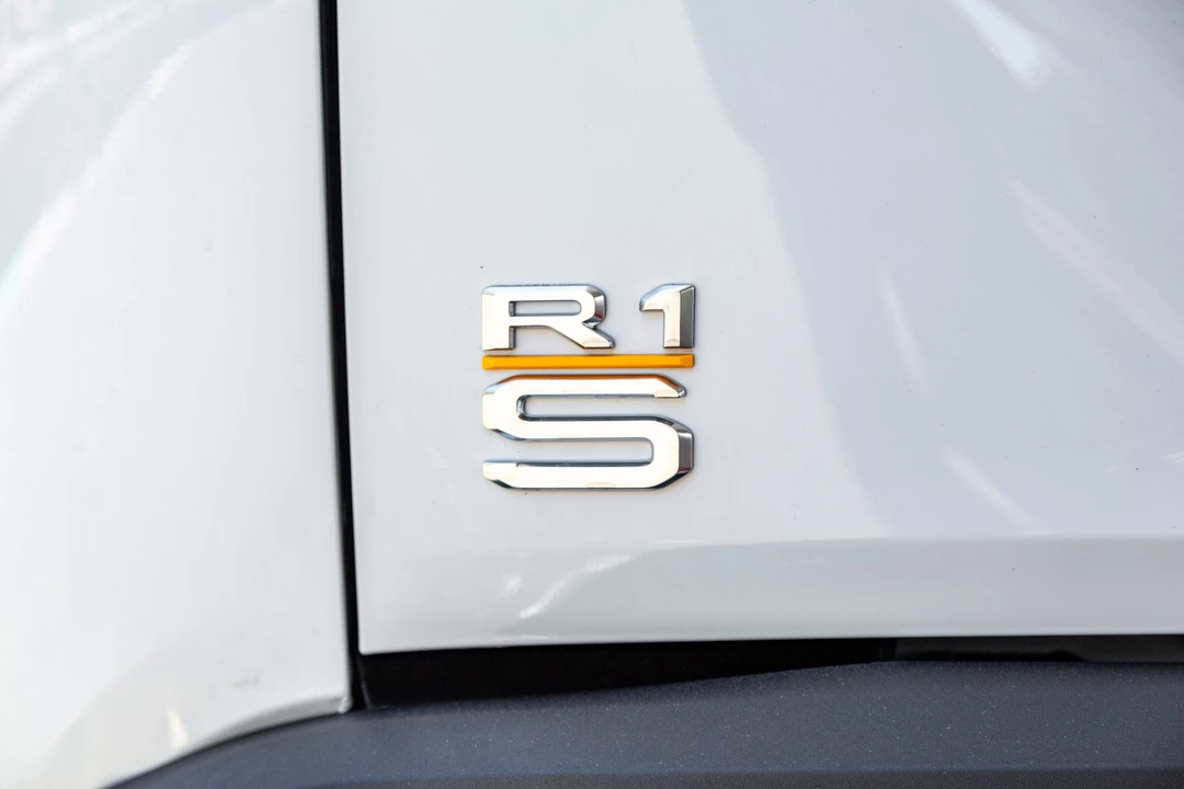 2023 Rivian R1S - Image 19 of 31