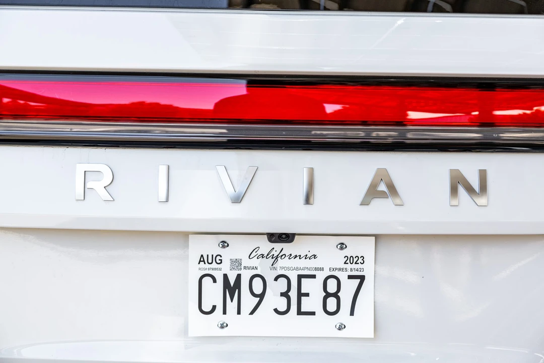 2023 Rivian R1S - Image 20 of 31