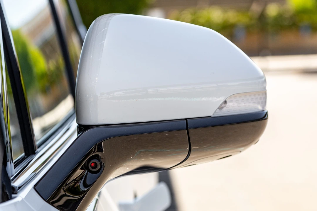 2023 Rivian R1S - Image 16 of 31