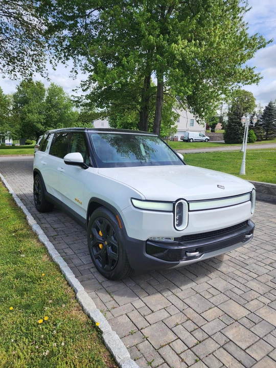 2023 Rivian R1S - Image 5 of 31