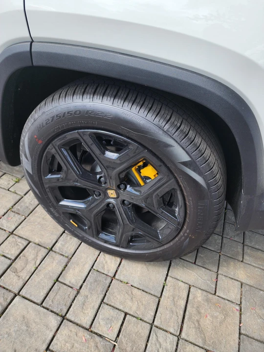 2023 Rivian R1S - Image 31 of 31