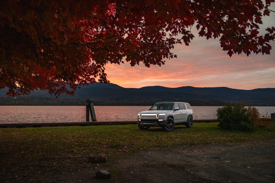 2023 Rivian R1S - Image 6 of 31