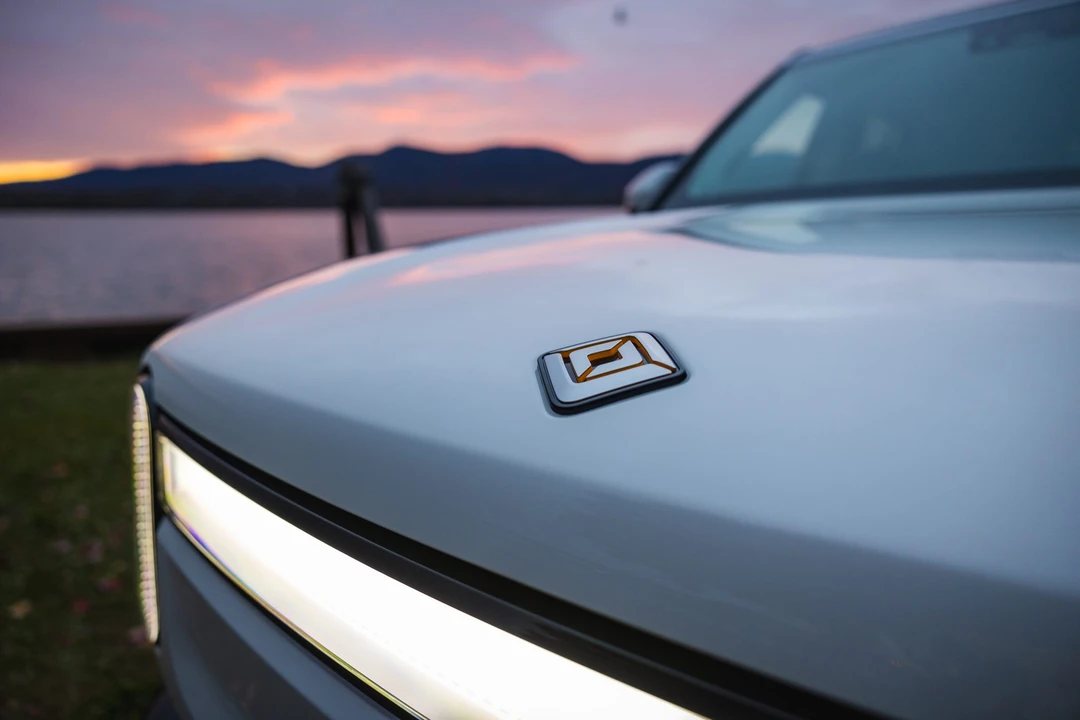 2023 Rivian R1S - Image 21 of 31