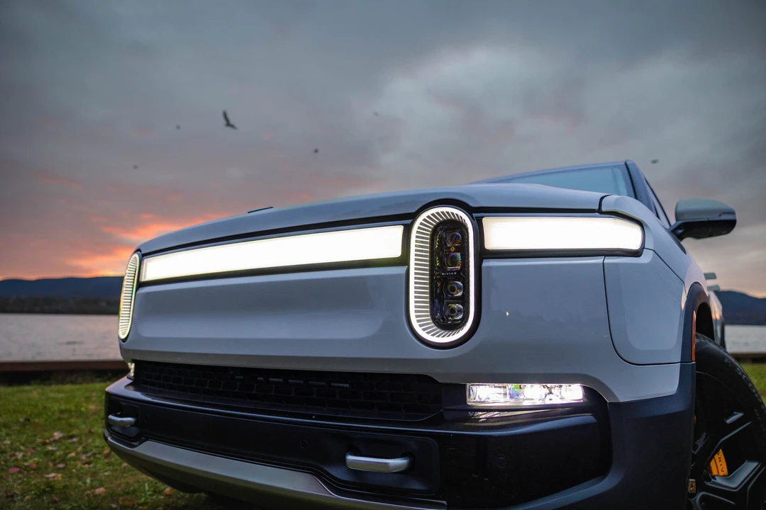 2023 Rivian R1S - Image 20 of 31