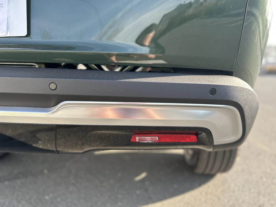 2023 Rivian R1S - Image 25 of 31