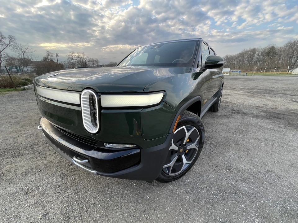 2023 Rivian R1S - Image 6 of 31