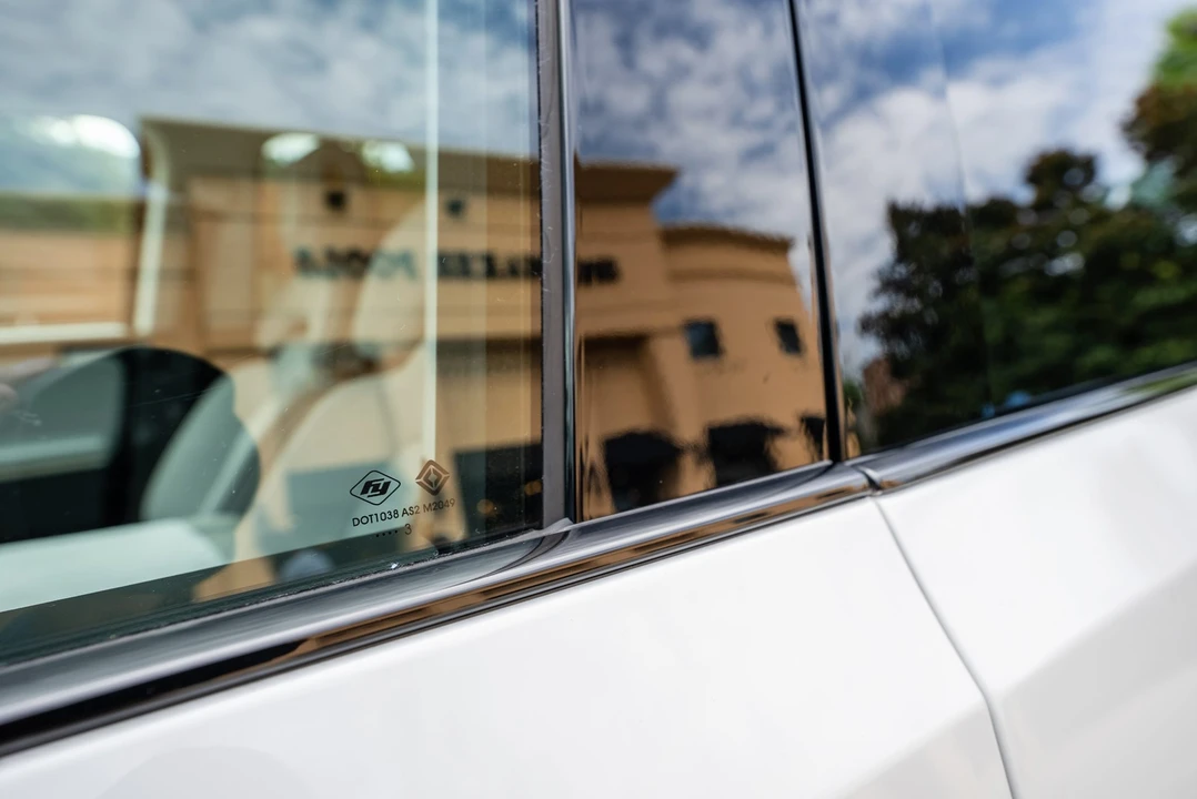 2023 Rivian R1S - Image 20 of 31