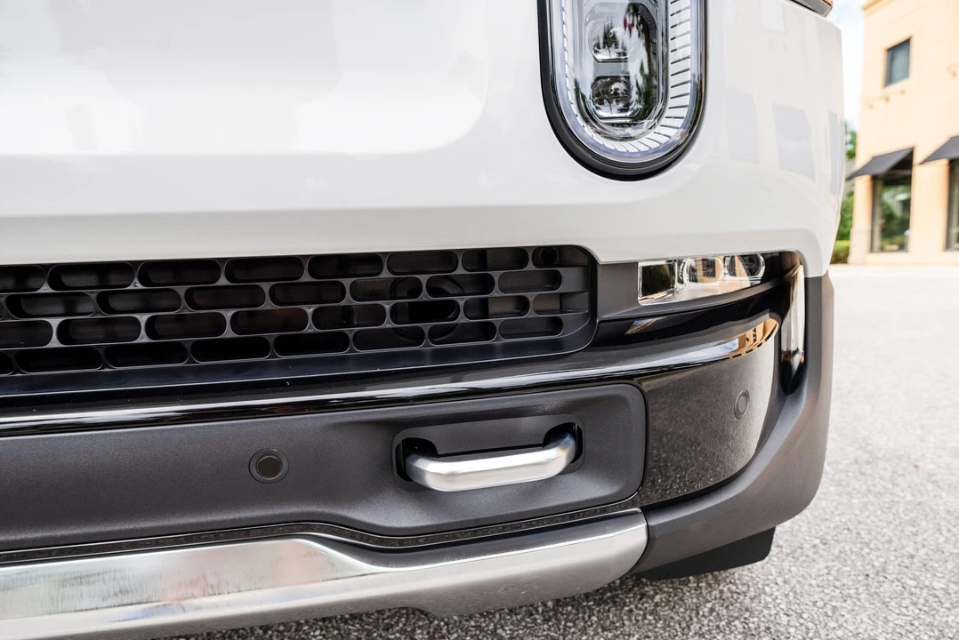 2023 Rivian R1S - Image 15 of 31