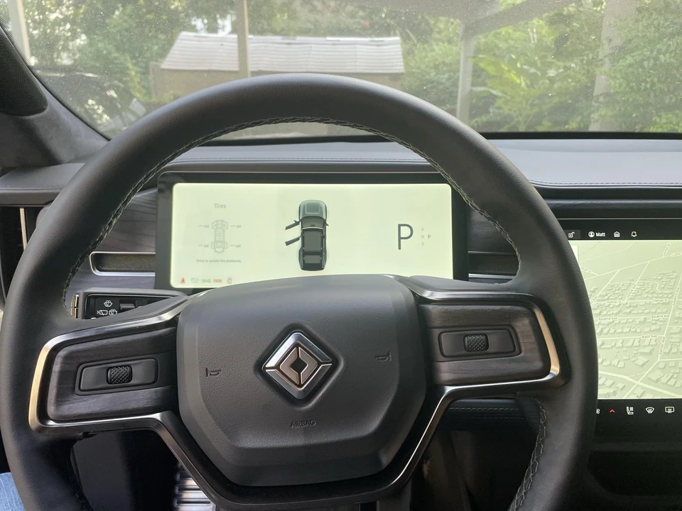 2023 Rivian R1S - Image 31 of 31