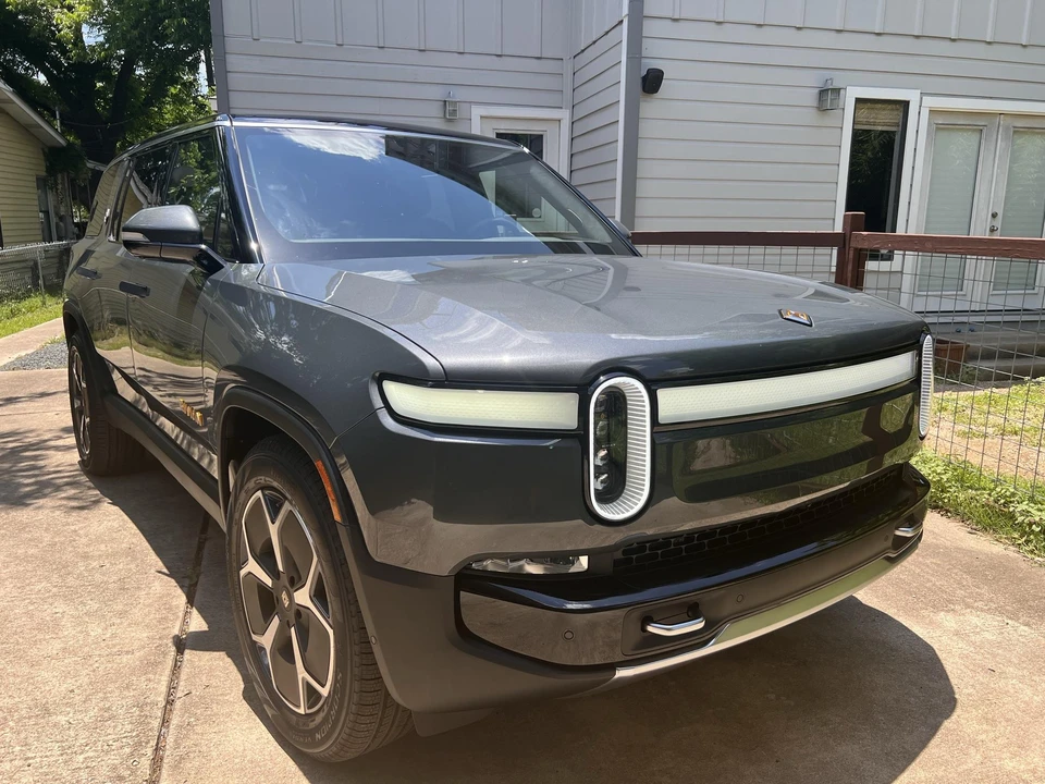 2023 Rivian R1S - Image 11 of 31