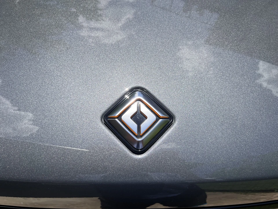 2023 Rivian R1S - Image 28 of 31