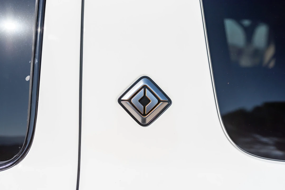 2023 Rivian R1S - Image 24 of 31