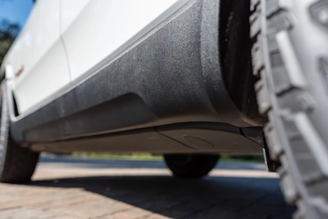 2023 Rivian R1S - Image 25 of 31