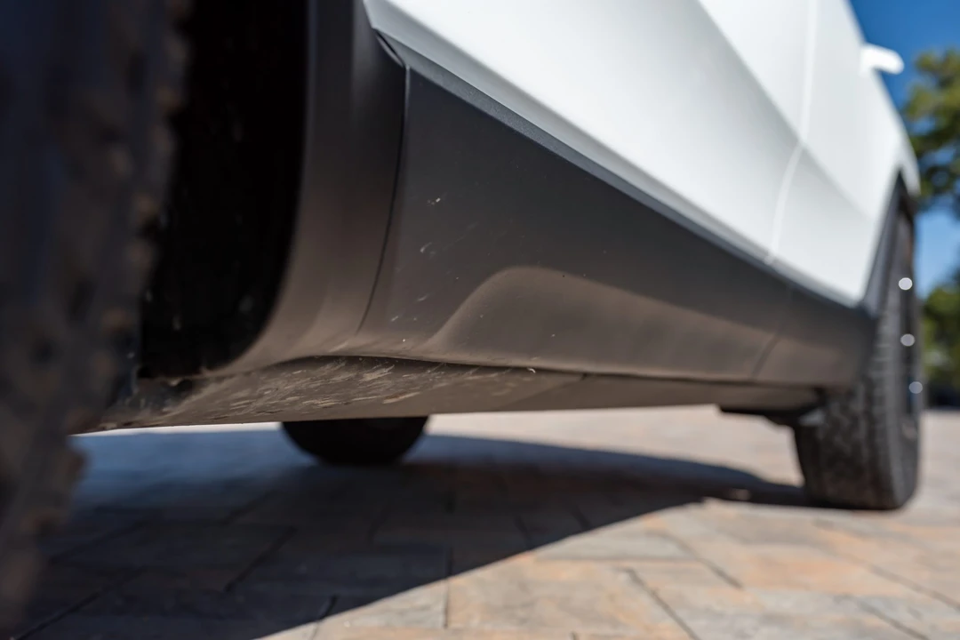2023 Rivian R1S - Image 26 of 31