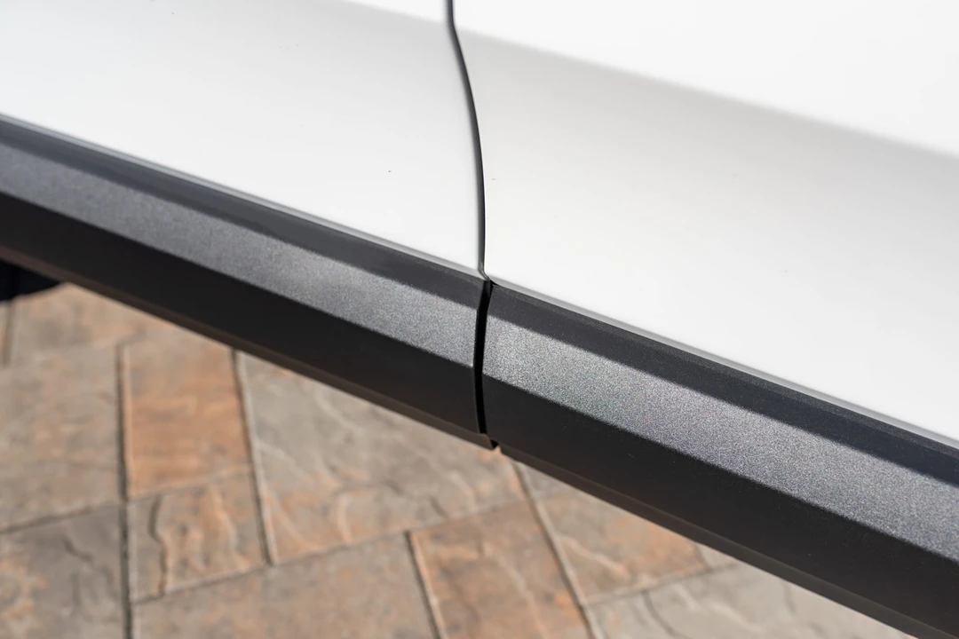 2023 Rivian R1S - Image 29 of 31