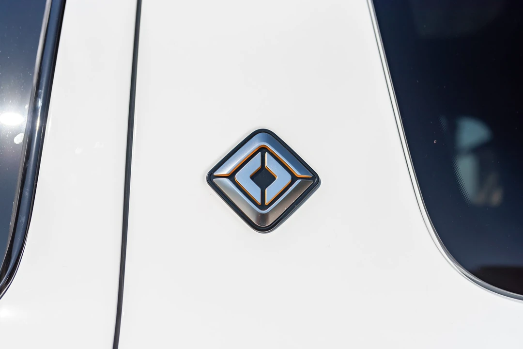 2023 Rivian R1S - Image 23 of 31