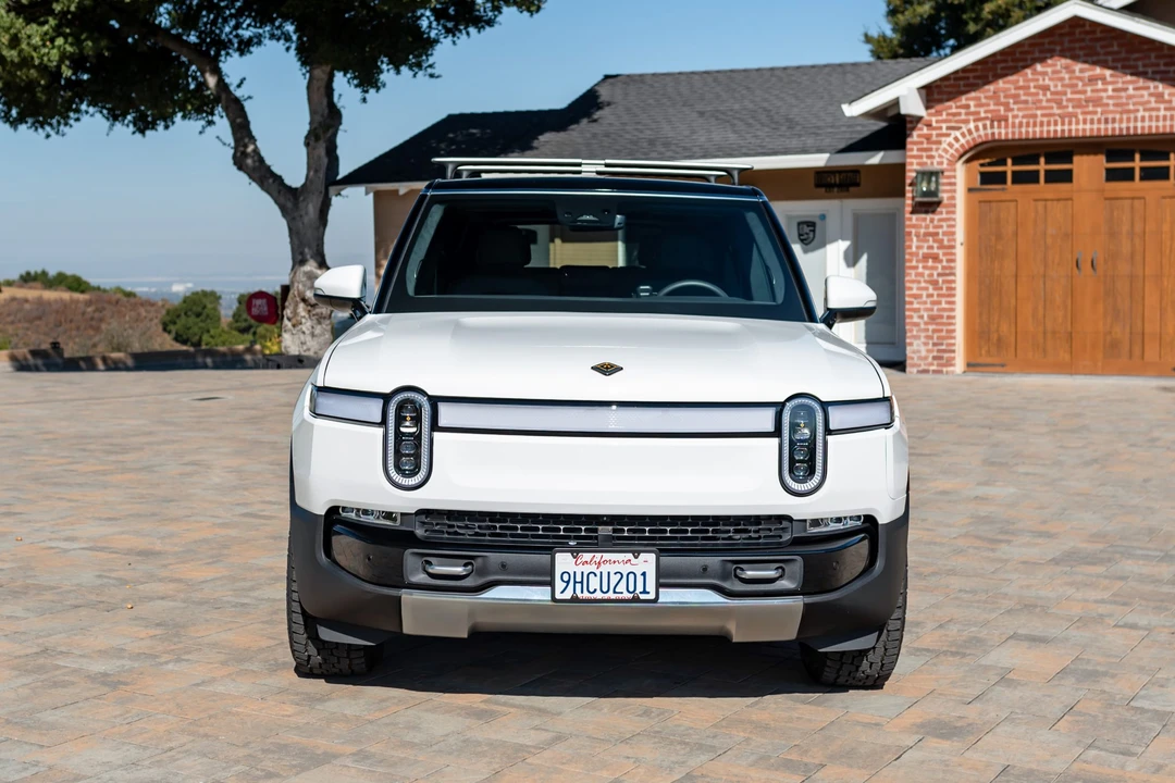 2023 Rivian R1S - Image 3 of 31