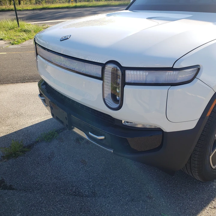 2023 Rivian R1S - Image 25 of 31