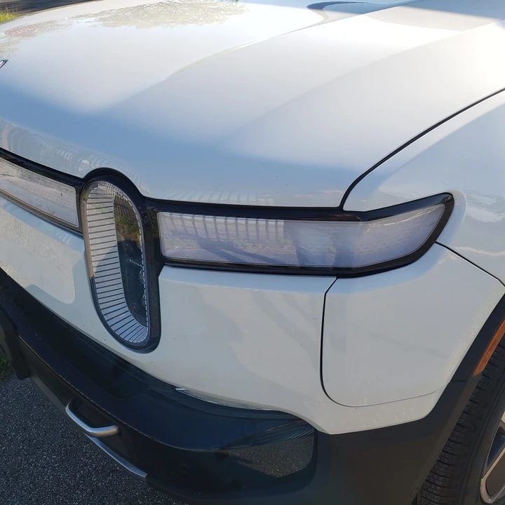 2023 Rivian R1S - Image 26 of 31