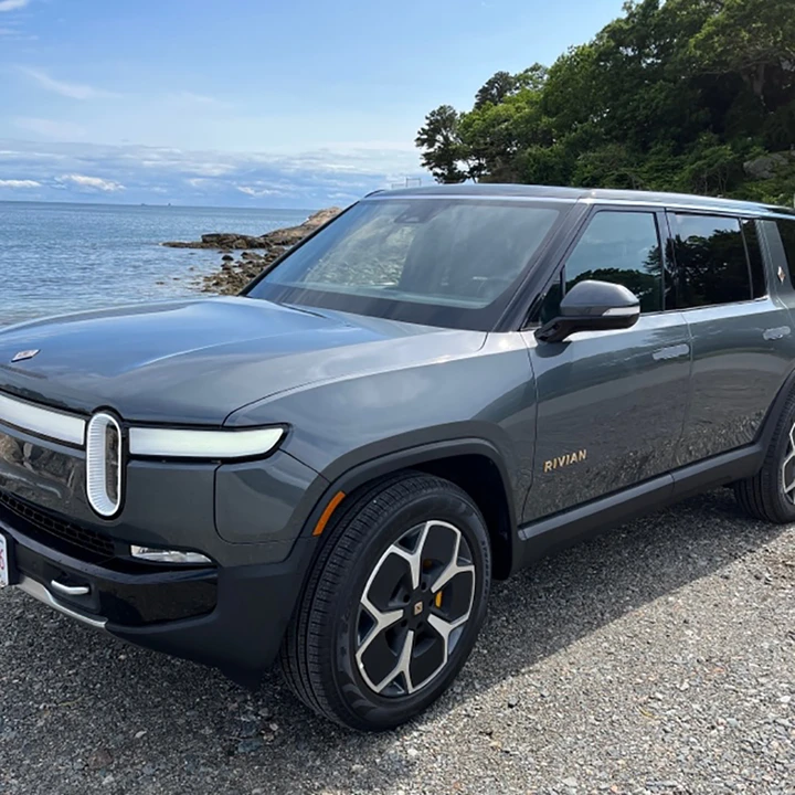 2023 Rivian R1S - Image 24 of 31