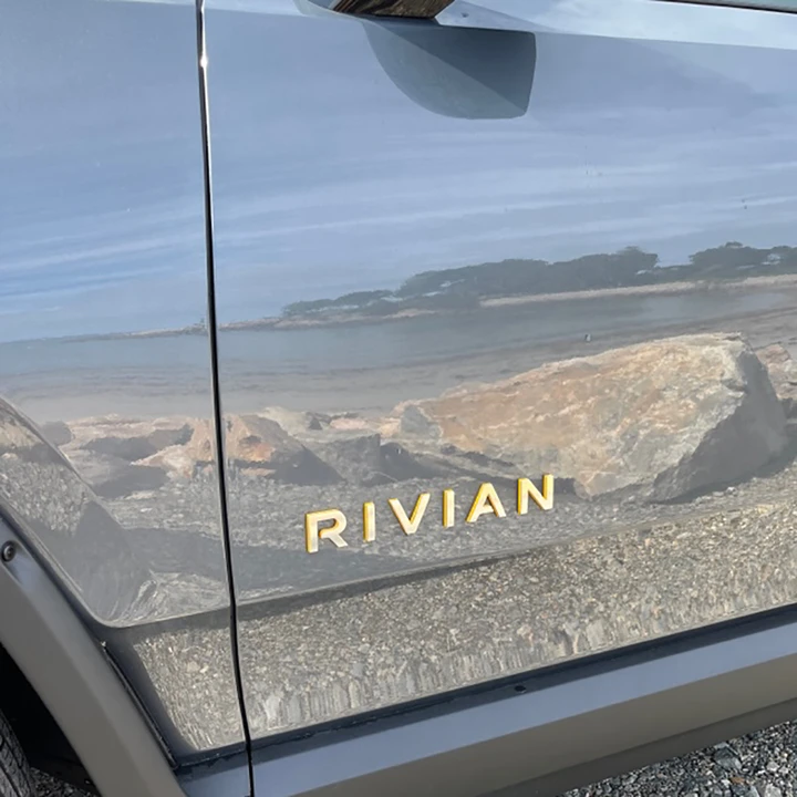 2023 Rivian R1S - Image 26 of 31