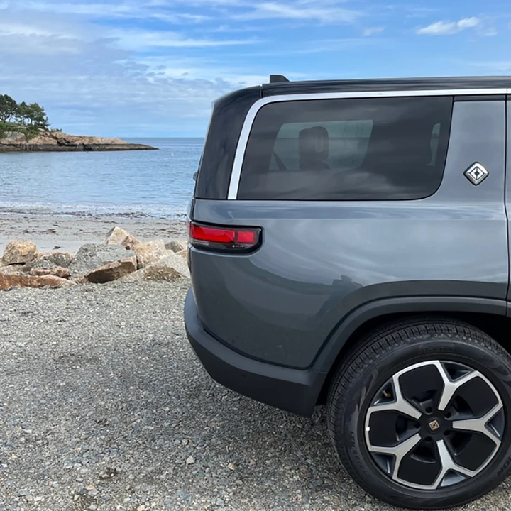 2023 Rivian R1S - Image 31 of 31