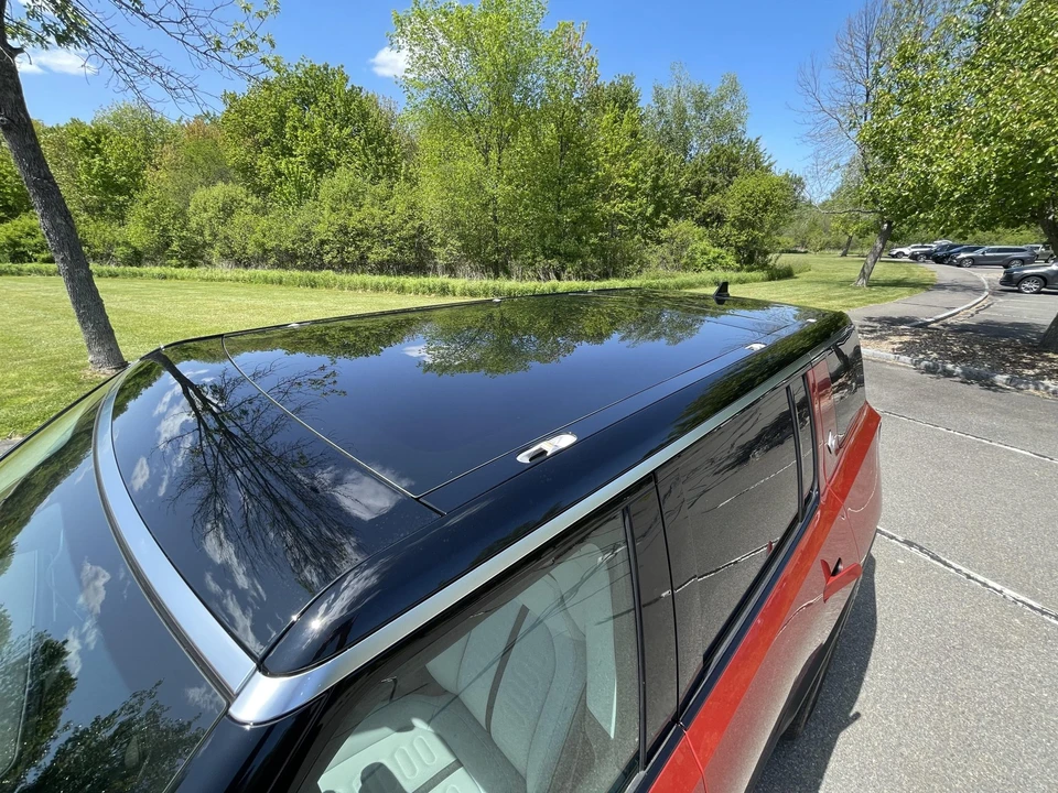 2023 Rivian R1S - Image 31 of 31