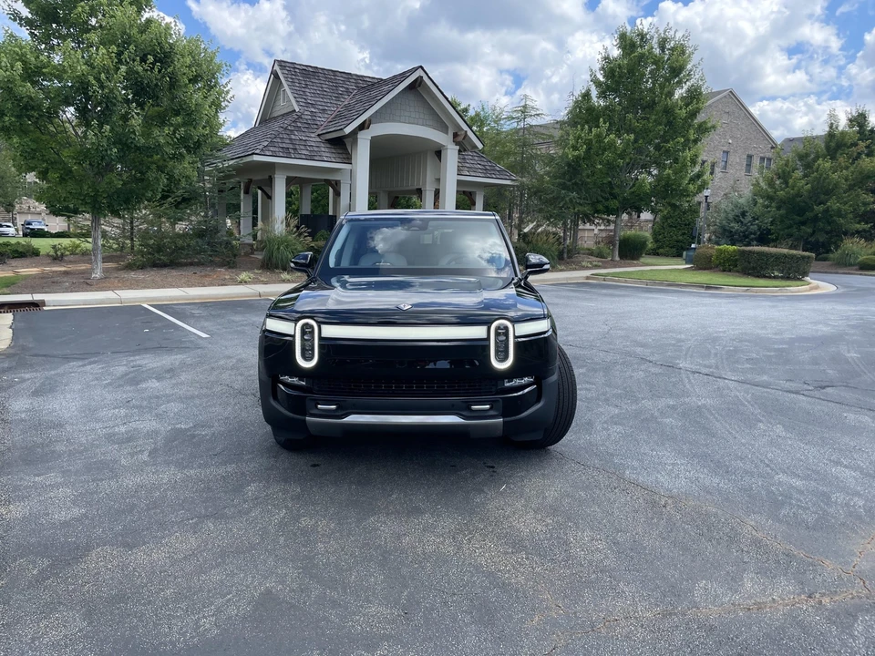 2023 Rivian R1S - Image 3 of 31