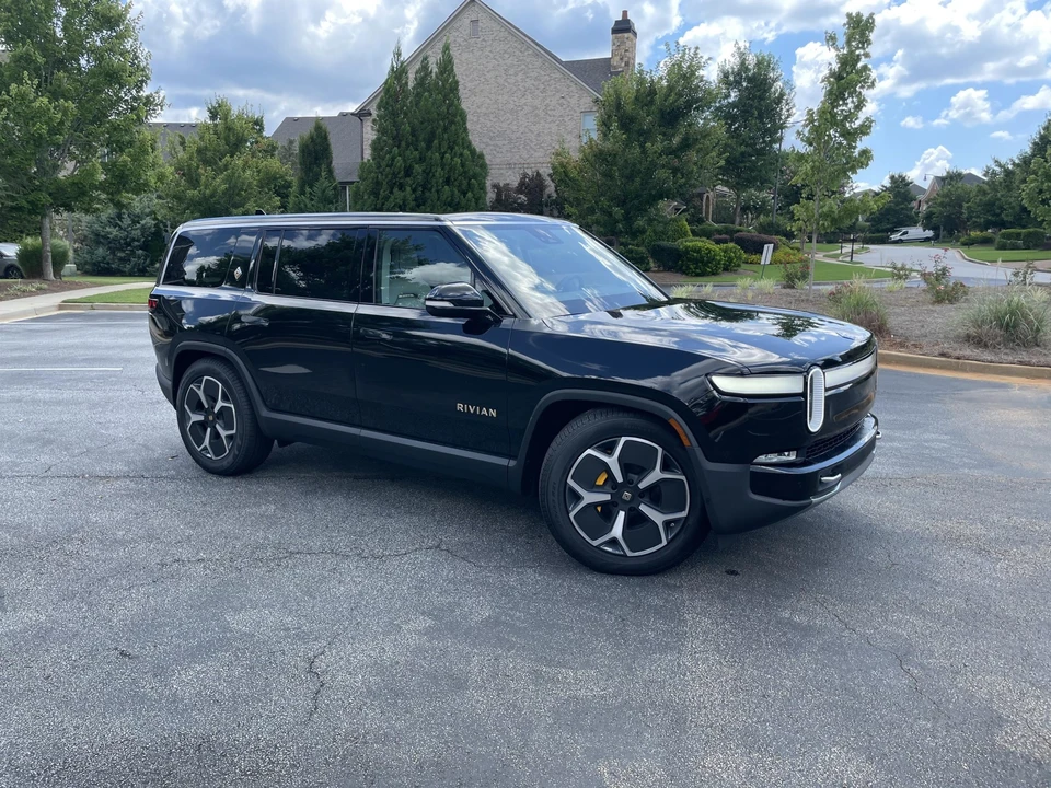 2023 Rivian R1S - Image 5 of 31