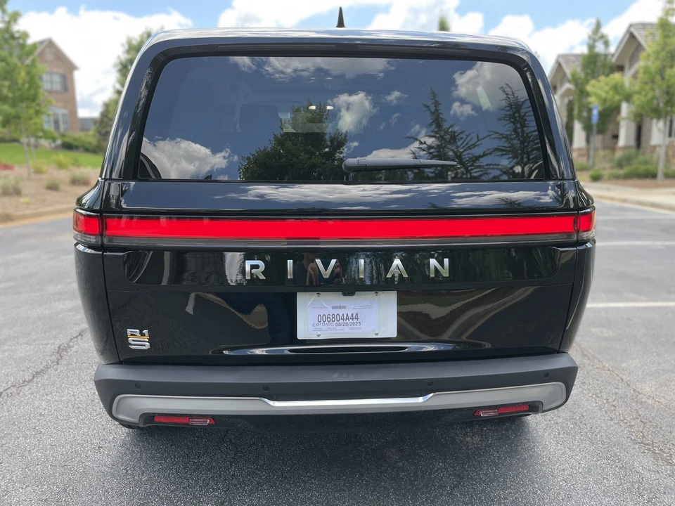 2023 Rivian R1S - Image 23 of 31