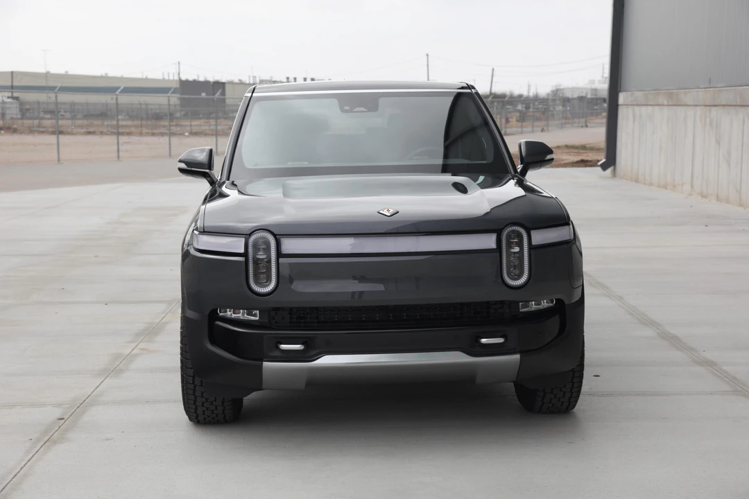 2023 Rivian R1S - Image 23 of 31