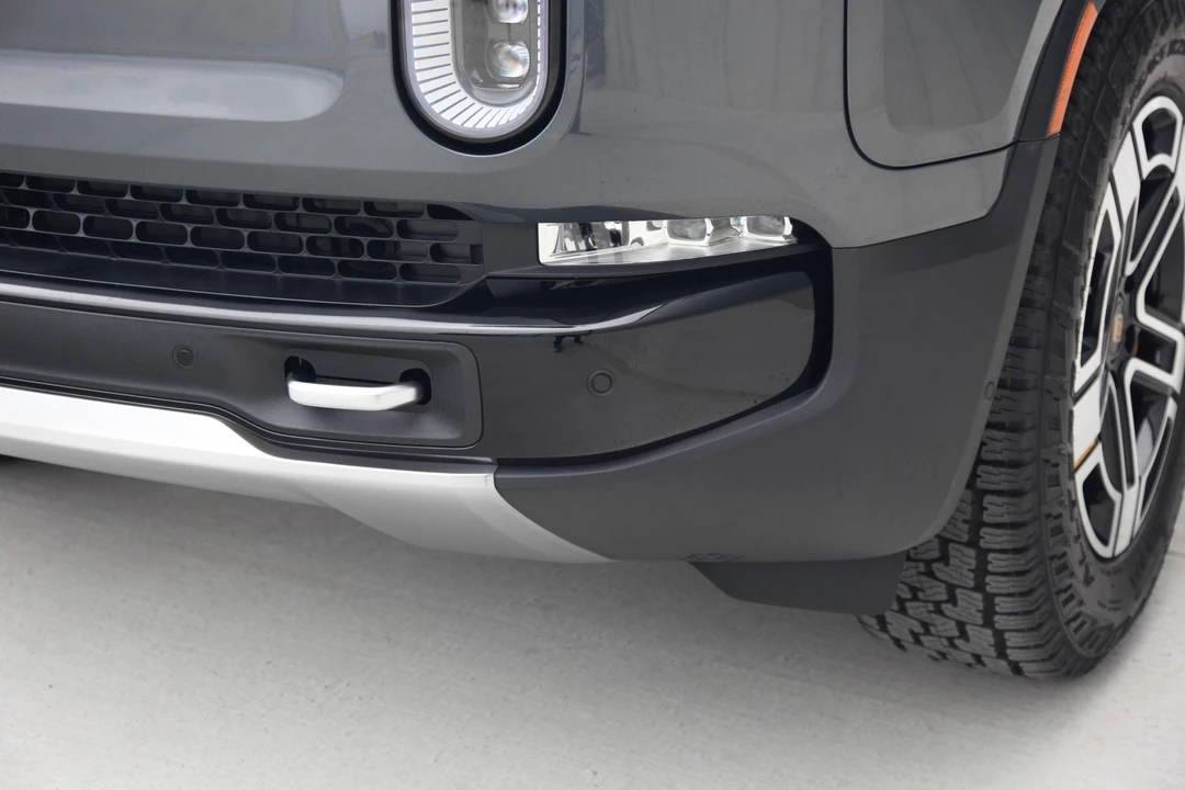 2023 Rivian R1S - Image 27 of 31