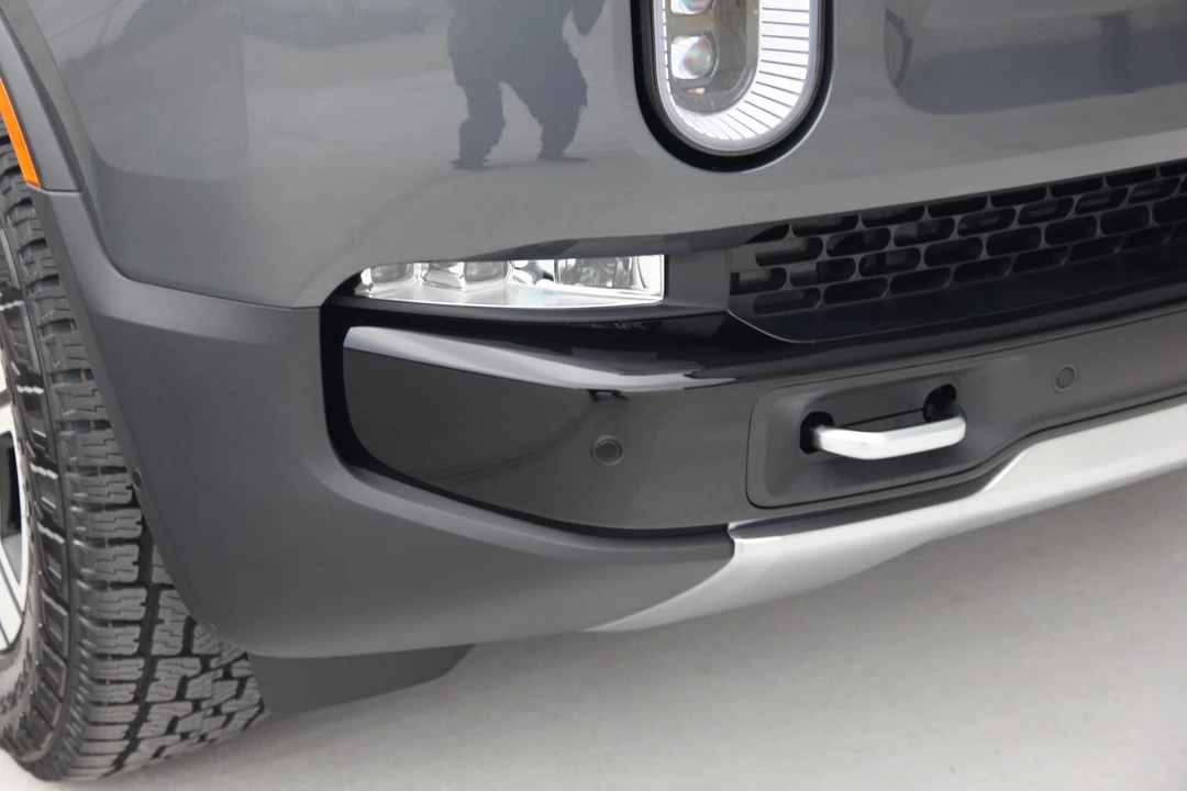 2023 Rivian R1S - Image 25 of 31